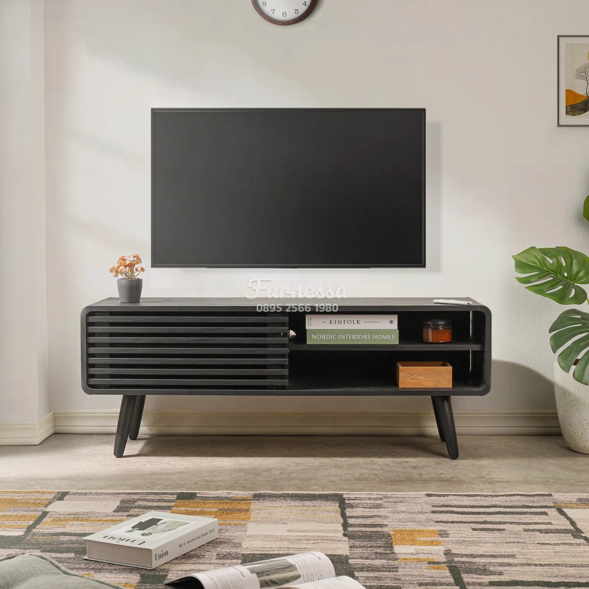 Meja TV Minimalis Warna Hitam untuk Ruang Tamu Modern