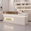Meja Resepsionis Modern Minimalis dengan Rak Display Depan