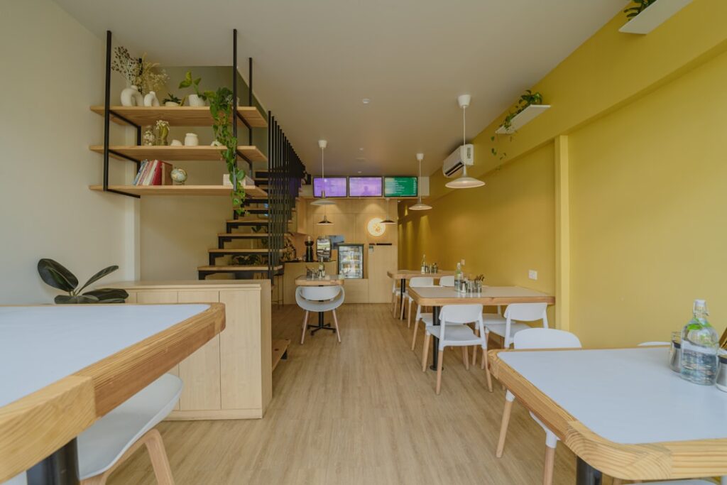 tutorial merancang interior cafe kecil dengan furniture