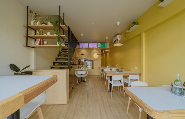 tutorial merancang interior cafe kecil dengan furniture