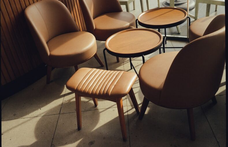 ide furniture multifungsi untuk cafe yang efisien