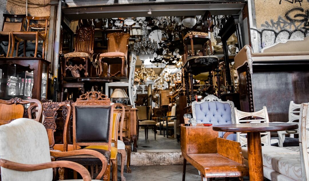 perbandingan harga furniture cafe di berbagai toko
