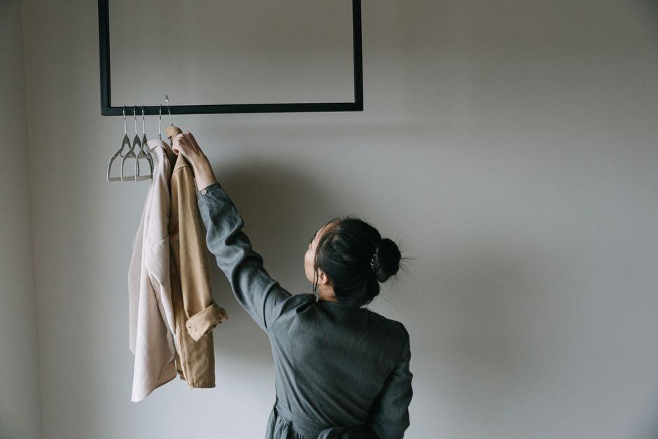 tips memilih lemari pakaian minimalis untuk kamar sempit