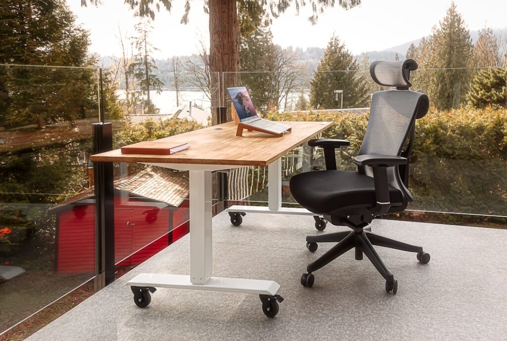 cara memilih furniture kantor yang ergonomis