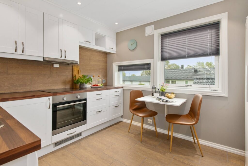 Kitchen Set untuk Dapur Kecil: 10 Inspirasi Hemat Ruang