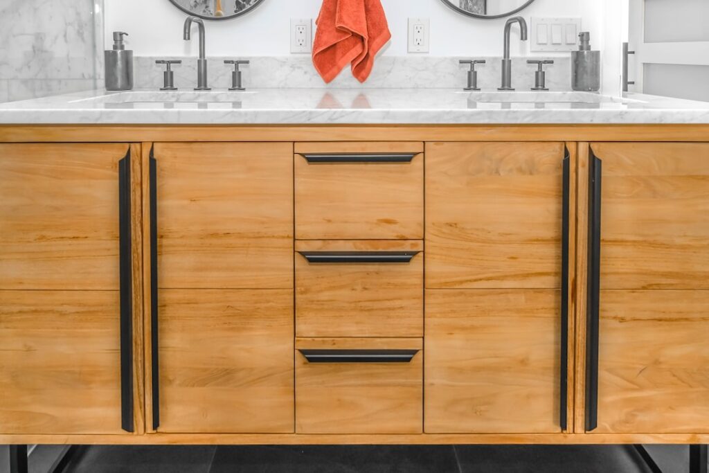 Lemari Built-In untuk Kamar Kecil: Solusi Penyimpanan Hemat Ruang